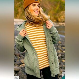 PASSENGER Clementine Recycled Quilted Popper Up Hoodie in Pistachio